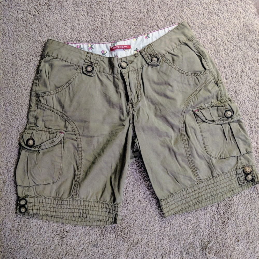 UnionBay Cargo Shorts, Size 5